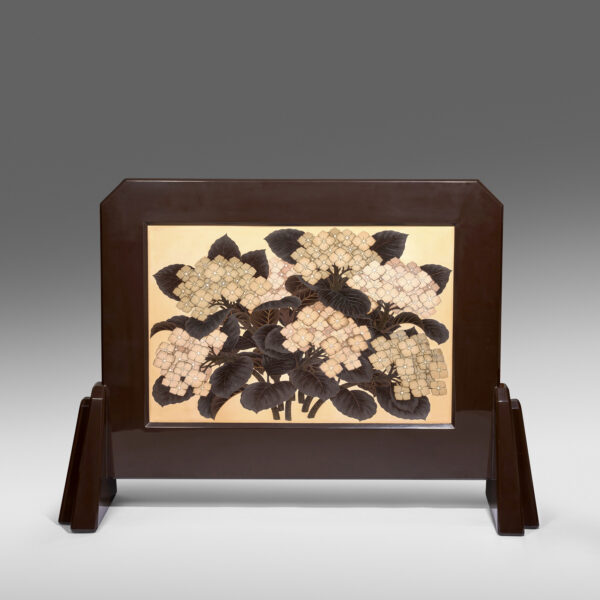 Lacquer screen with hydrangea